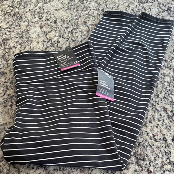 GAP Pants - GAPFit Blackout 7/8 Leggings